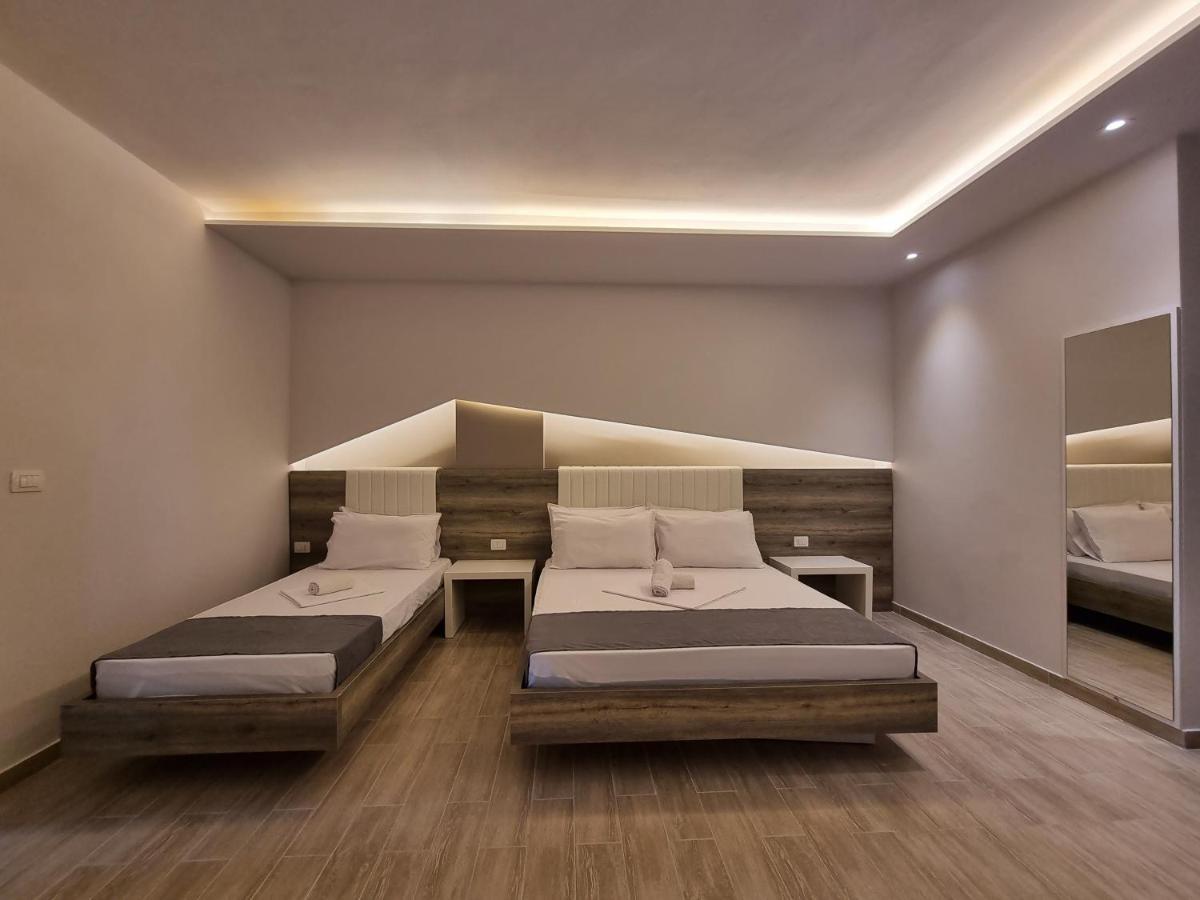 Imperial Hotel Shenkoll Bagian luar foto