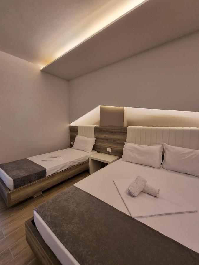 Imperial Hotel Shenkoll Bagian luar foto